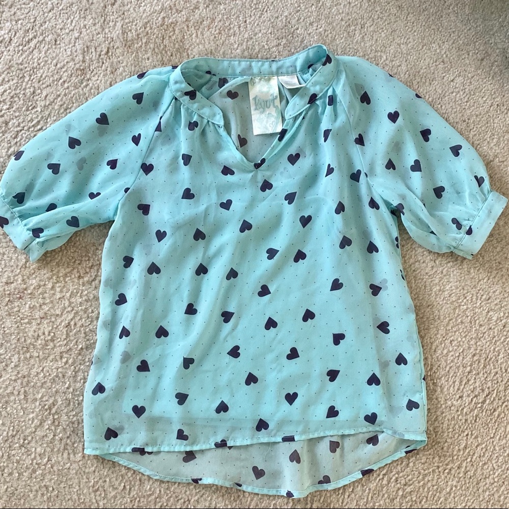 💙Cute sheer top with camisole. heart prints 💙